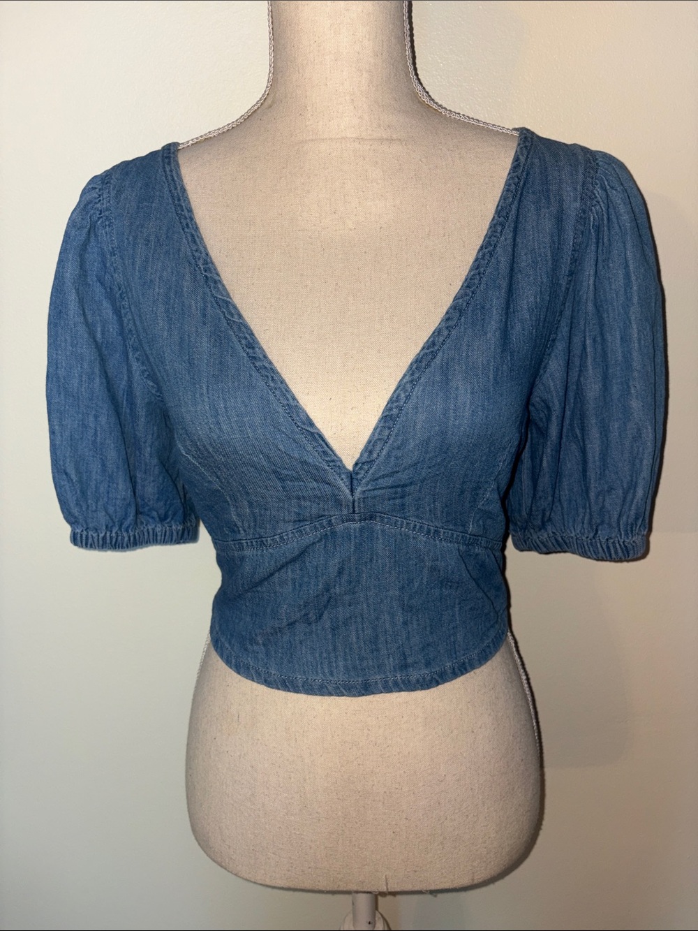 Topshop Denim V-Neck Puff Sleeve Crop Top - Blue